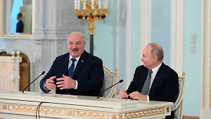Лукашенко предложил Путину "махнуть" в Антарктиду
