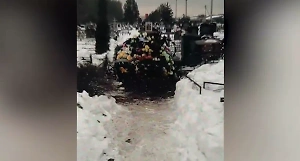"Загробная" ОПГ похоронила женщину прямо на тропинке между могилами на кладбище в Самаре