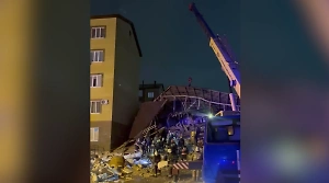 Двое погибли и шестеро пострадали при обрушении кафе в казахстанском Уральске