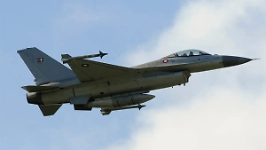 Передача Данией первых истребителей F-16 Украине задерживается
