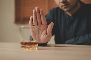 Алкоголизм и полный отказ от спиртного оказались факторами развития деменции