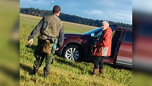 Бизнесмен-неадекват пытался расстрелять и переехать на машине кладоискателей в Ленобласти