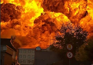 Предварительно, четыре человека погибли при взрыве на заправке в Грозном