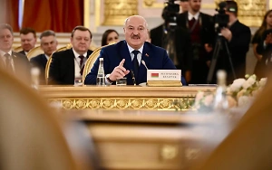 Лукашенко: Запад подтолкнул «неопытного болтуна» Зеленского против России 