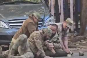 В Николаеве военкомы чуть не сломали шею мужчине при попытке очень жёсткой мобилизации