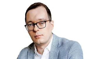 Отдельно стоит отметить роль общественного резонанса. Освещение подобных случаев в СМИ и социальных сетях может создать репутационные риски для работодателя и заставить его изменить свою политику найма. Однако к этому инструменту нужно подходить осторожно и желательно после консультации с юристом. Важно понимать, что борьба с дискриминацией – это не только личное дело каждой женщины, но и вопрос формирования здоровой деловой среды в целом. Каждый выигранный случай создаёт прецедент и помогает другим женщинам отстаивать свои права.