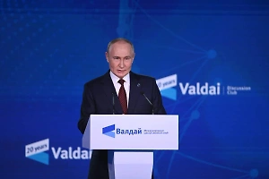 Путин указал на глупость США, запрещающих России использовать доллар