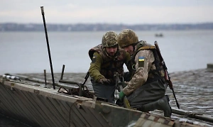 Застрявшее под Курском огромное войско ВСУ придумало подлую уловку против ФАБов и авиации