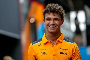 Победу в спринте Гран-при Бразилии «Формулы-1» одержал пилот McLaren Норрис