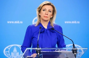 «Никакой интриги нет»: Захарова раскрыла, кто ей звонил с уточнением по ракетам во время брифинга
