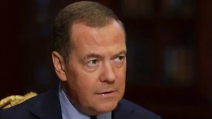 Медведев назвал удары дальнобойными ракетами по РФ нарушением всех красных линий