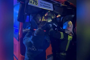 Двух водителей зажало в маршрутках после лобового ДТП в Нижнем Новгороде