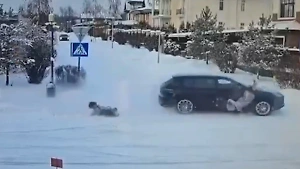 Осторожно, жёсткие кадры: Life.ru публикует видео с моментом наезда пьяной женщины на ребёнка в Москве