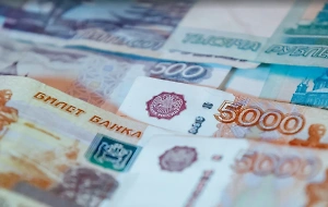 
Промоутеры, водители и сварщики возглавили рейтинг профессий по росту зарплат