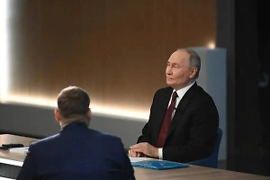 Путин рассказал анекдот про слово из трёх букв, посоветовав думать о доме