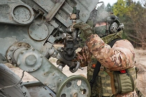 Более 300 военных, 2 танка и 4 БМП: Армия России продолжает перемалывать ВСУ в Курской области