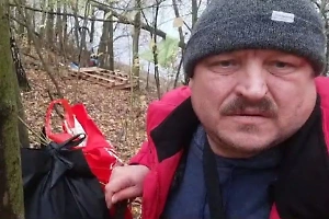 Живущий в лесу в ФРГ воин-афганец попросил у Путина помочь дожить остаток жизни в РФ
