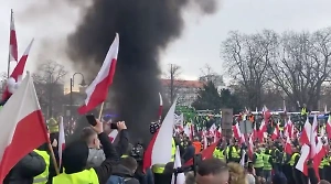 Польские фермеры заблокировали последний КПП с Украиной