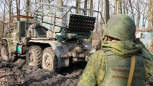 "Победа будет за нами!": Политологи назвали справедливыми сдачу Авдеевки и возведённый триколор над Коксохимом