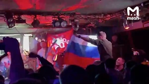 "Я русский!": Сотни патриотов отметили взятие Авдеевки на хардкорном концерте в Москве
