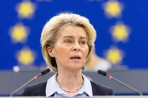Возомнила себя воительницей: Главу ЕК поймали на попытке стравить Европу с Россией