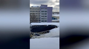 Крыша бассейна обрушилась на спортивной базе в Подмосковье