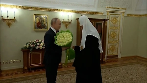 Путин поздравил патриарха Кирилла с 15-летием со дня интронизации