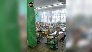 В адыгейской школе на детей рухнул потолок во время урока