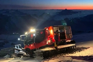 Два альпиниста с обмороженными конечностями спасены с вершины Эльбруса