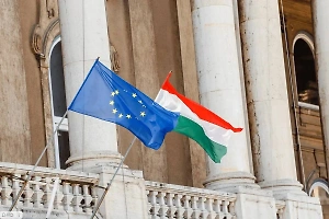 Скатились до шантажа: ЕС пригрозил Венгрии экономическими репрессиями из-за Украины