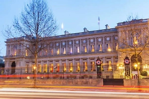 "Без участия в конфликте": Власти Франции скорректировали слова об отправке военных на Украину