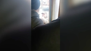 В Одессе мужчины силой отбились от военкомов, пытавшихся попасть в трамвай