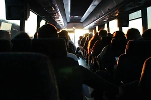 В Москве экскурсионный автобус с 20 детьми врезался в самосвал