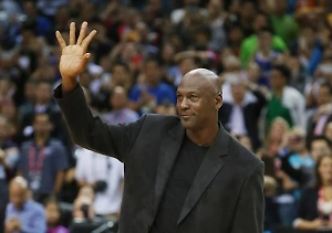 Шесть кроссовок легенды баскетбола Майкла Джордана продали на аукционе за рекордные $8 млн