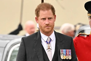 Принц Гарри посетит Британию для встречи с онкобольным отцом Карлом III