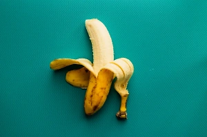Диетолог раскрыла, сколько бананов можно есть в день и почему они делают людей счастливее