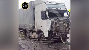 Украинский снаряд упал прямо под фуру в Белгороде, водитель чудом остался жив