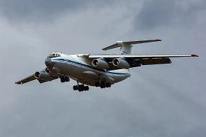 Родным погибших членов экипажа сбитого Ил-76 вручили ордена Мужества
