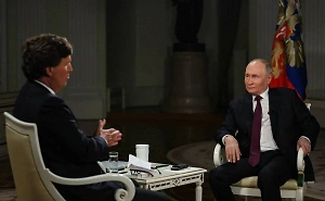 Священник указал на миролюбивый настрой Путина в интервью Карлсону