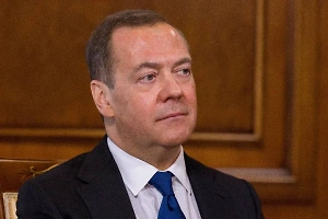 "Абсолютно особые люди": Медведев выступил с предложением по артистам, выступающим в зоне СВО