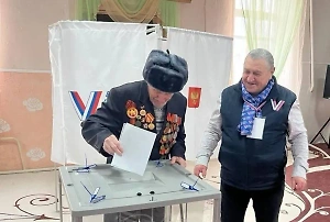 На Ставрополье столетний ветеран проголосовал на выборах президента РФ