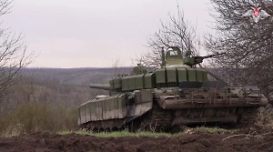 Минобороны показало, как танкисты уничтожают артиллерию и миномёты ВСУ на границе