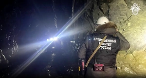 СК завёл дело из-за обвала на золотом руднике, где под землёй заблокированы 13 шахтёров