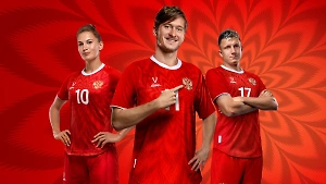 Сборная России по футболу официально показала новую форму с образом жар-птицы