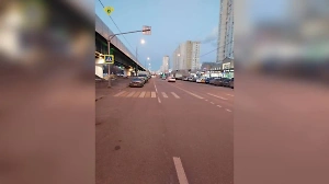 На юге Москвы водитель сбил двух девочек-подростков на переходе, обе в больнице