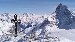 Пропавшую в Альпах группу туристов нашли замёрзшей насмерть
