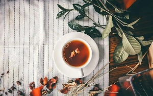 Эксперт назвал лайфхак для кофеманов и раскрыл пользу китайского чая