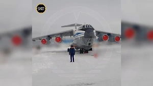 Горящий Ил-76 от жилых домов уводил 34-летний пилот родом из Оренбурга