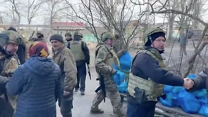 Пушилин и Кириенко привезли гумпомощь жителям Авдеевки и осмотрели коксохимзавод