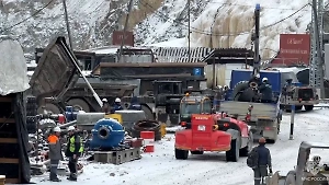 В Приамурье с заваленного рудника за ночь вывезли 182 кубометра грунта